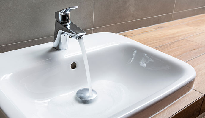 Clean bathroom sink